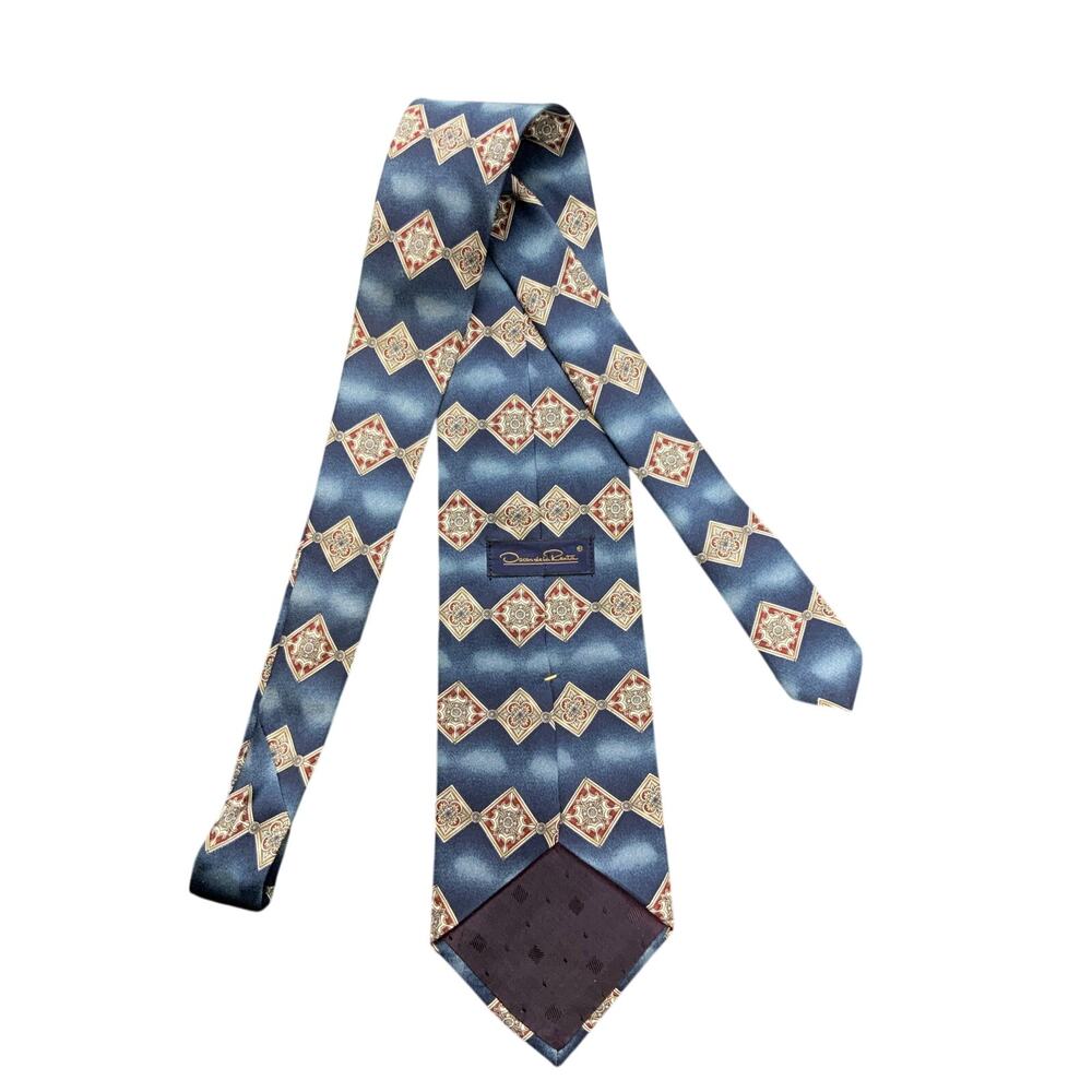 Oscar de la Renta 100% Silk Geometric Medallion Blue Necktie Mens Tie
